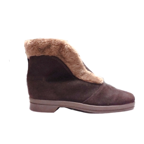 Snowland Shoes - VTG 70's Winter Boots Brown Suede Front Zipper Flat Boots Womens 10